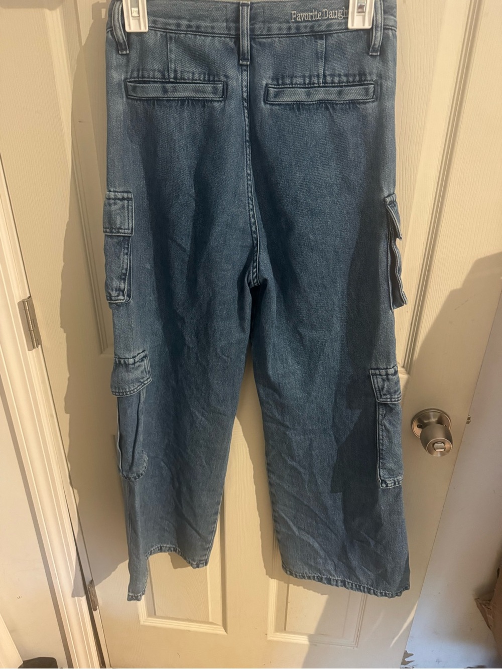 Favorite Daughter The Carly Cargo Jeans in Highway Size 26 - Picture 8 of 16